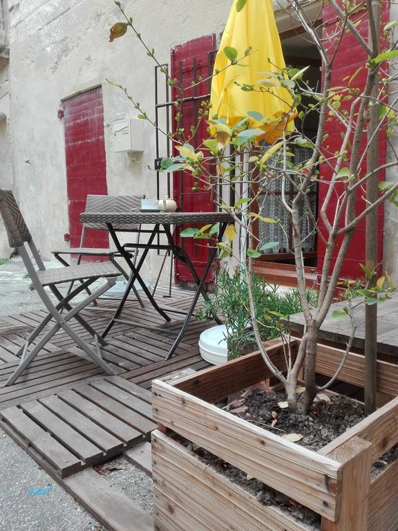 La Maison Des Hautures Arles Exterior photo
